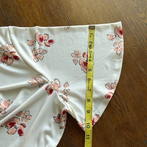 Liz Claiborne Blouse White Floral Print V Neck Opening Size XXL Short Sleeve - Picture 12 of 14